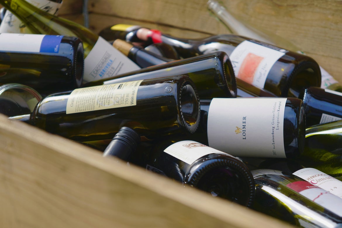 Kein Keller, kein Problem: So lagerst du Wein perfekt in deiner Wohnung