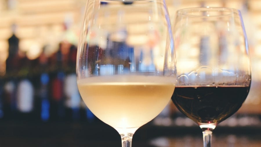 Weintränen am Glas – physikalischer Marangoni-Effekt